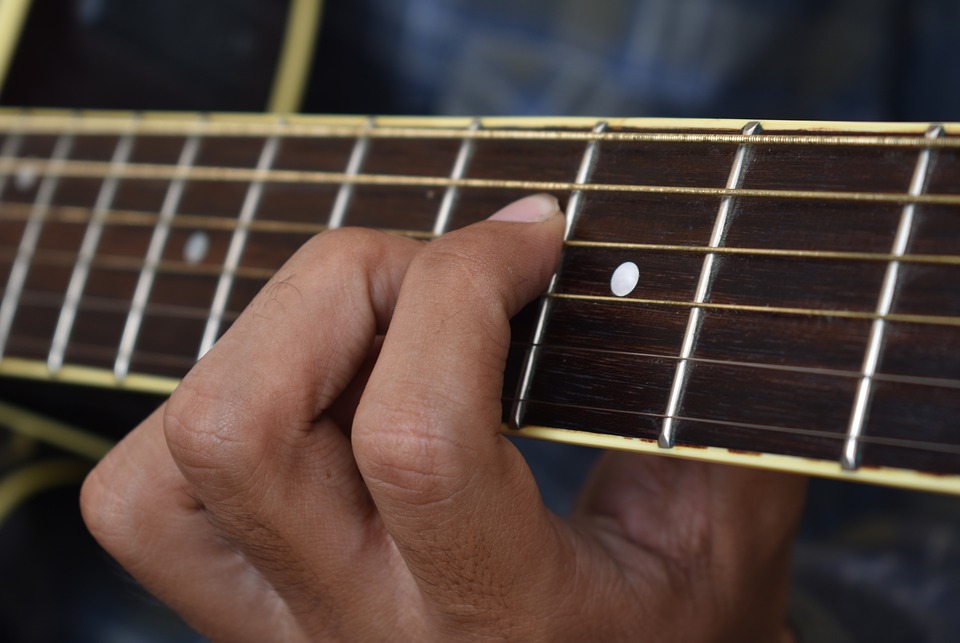 Quelques conseils pour progresser à la guitare